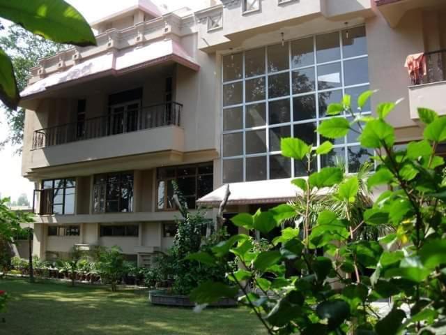 Ananda Krishna Van Vrindāvan 外观 照片
